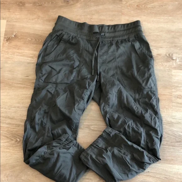 The North Face Green Track Pants with Elastic Waistband and Cuffs - Picture 1 of 3